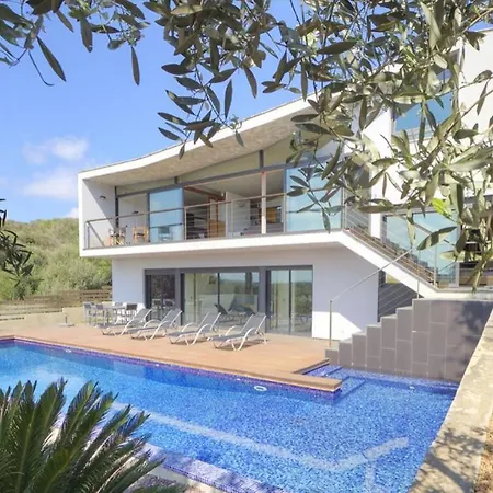Villa With 3 Bedrooms In Cala Llonga With Private Pool Enclosed Garden And Wifi 3 Km From The Beach * Mahón